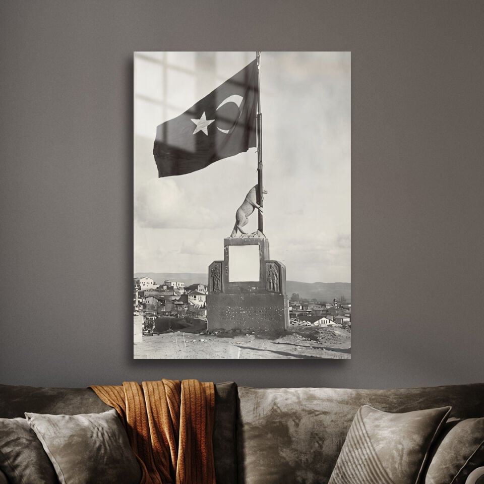 Bayrak Tutan Bozkurt Anıtı 01 Metal Poster