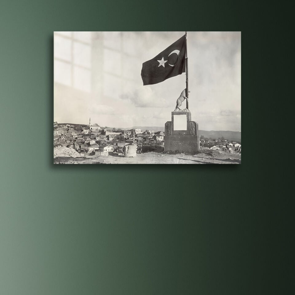 Bayrak Tutan Bozkurt Anıtı 02 Metal Poster